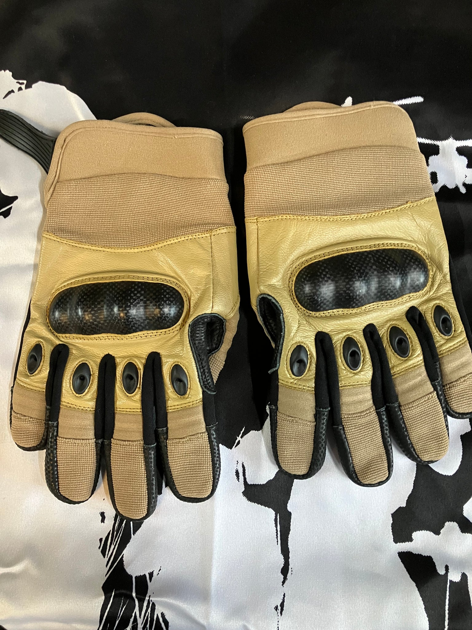 Tan Highlander Armoured Gloves